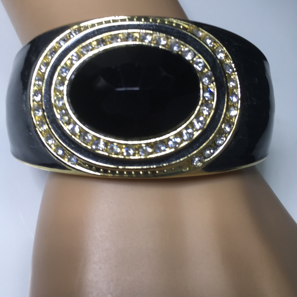 Jewelry - Picture 2 of 7
